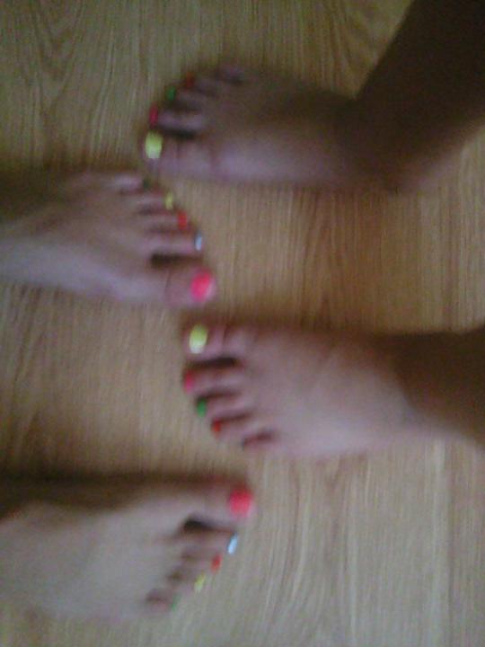 5P Feet of my daughter and her friends