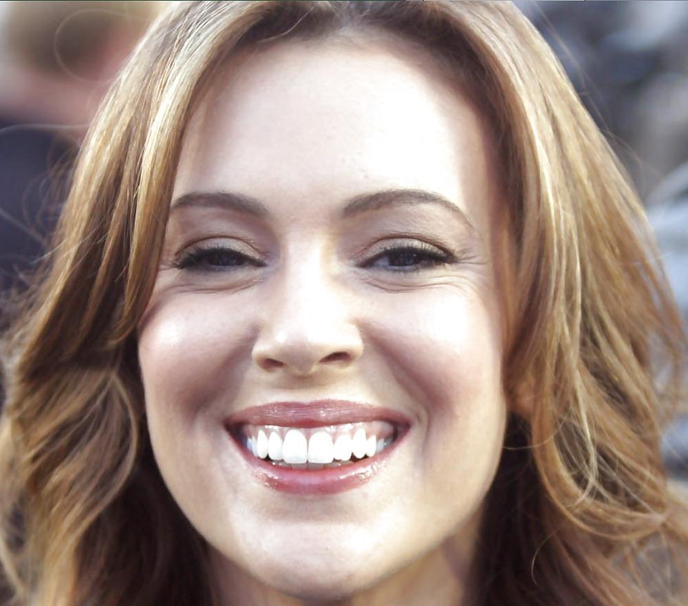 25P Alyssa Milano