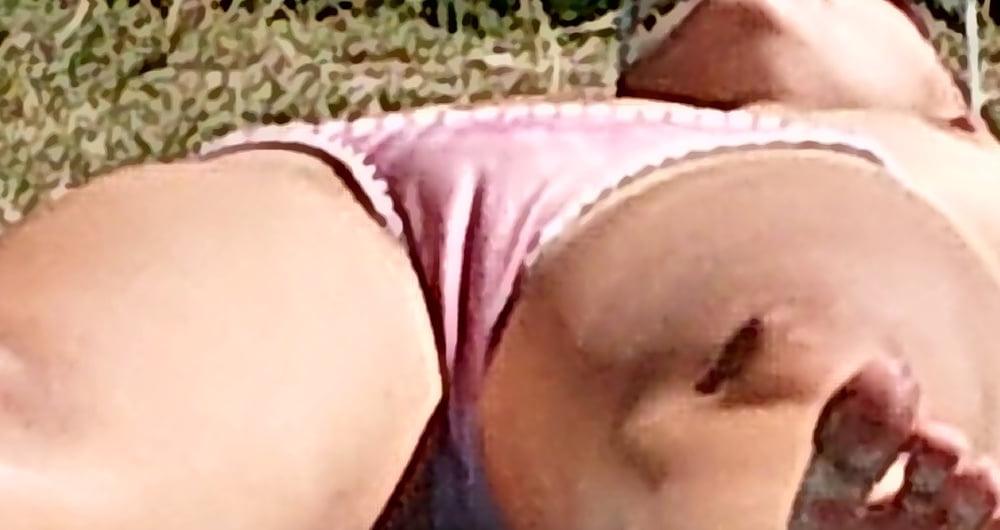 7P Beach voyeur