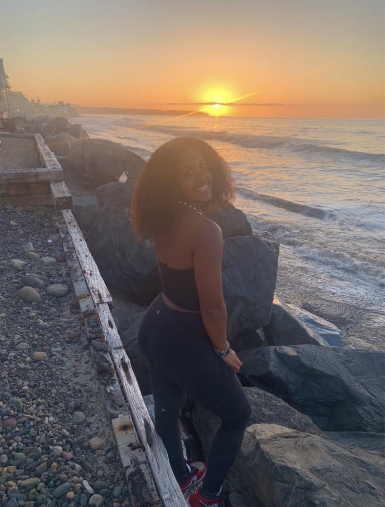 25P Thicc black girl