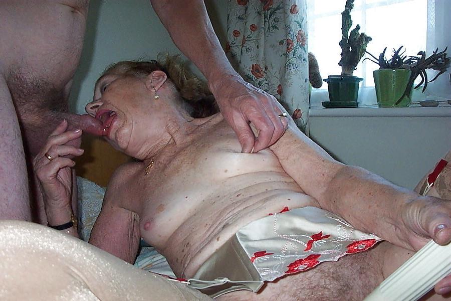 25P Extremely old granny sucking&amp;fucking