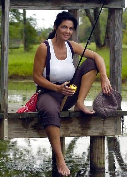 25P Mature porn gals candid photos.