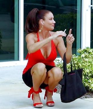 25P Mature porn gals candid photos.
