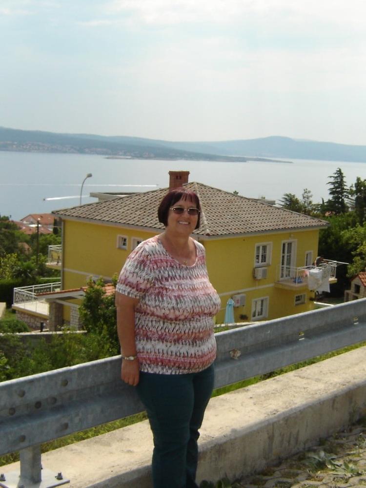19P BBW - Mature - Clothed 7