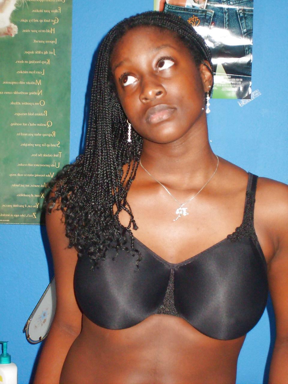 16P Big Tit Ebony with Glasses Self Shot