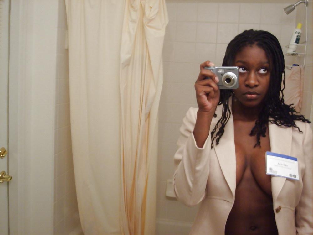 16P Big Tit Ebony with Glasses Self Shot