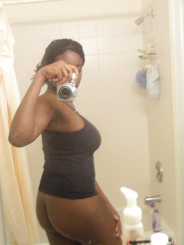 16P Big Tit Ebony with Glasses Self Shot