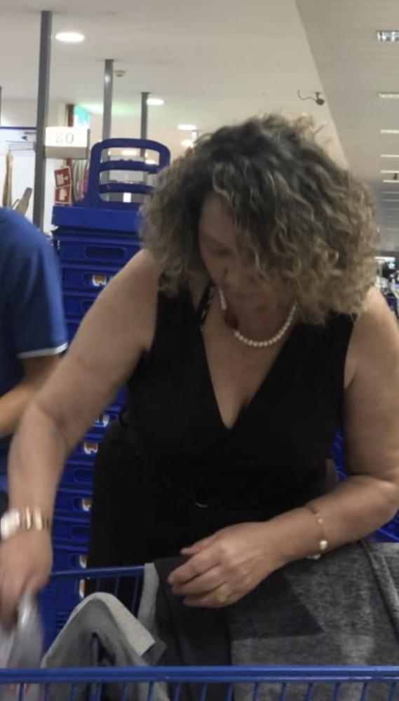 22P Supermarket Granny 12