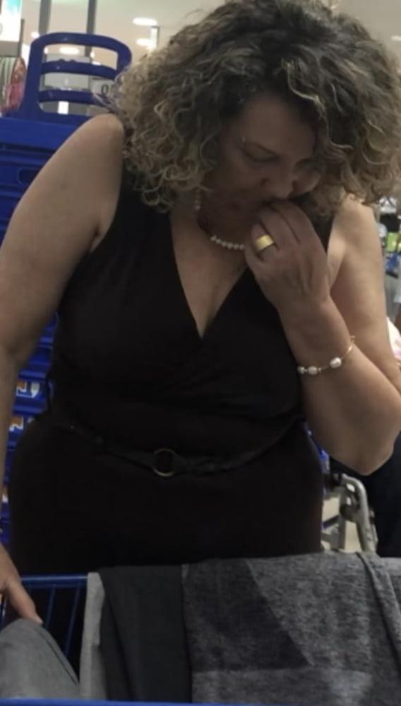 22P Supermarket Granny 12
