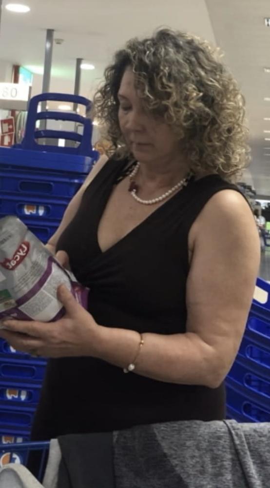22P Supermarket Granny 12