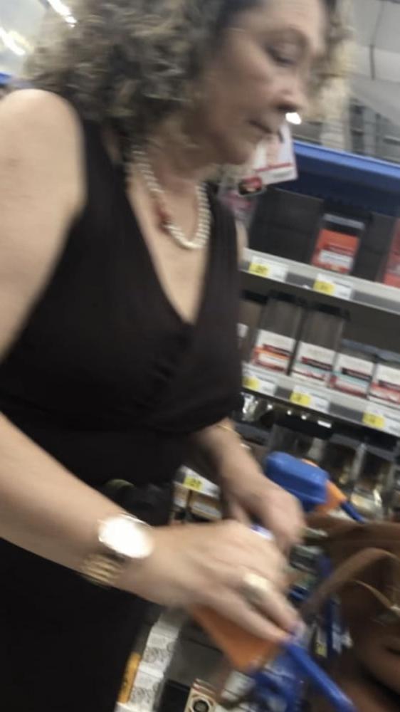 22P Supermarket Granny 12