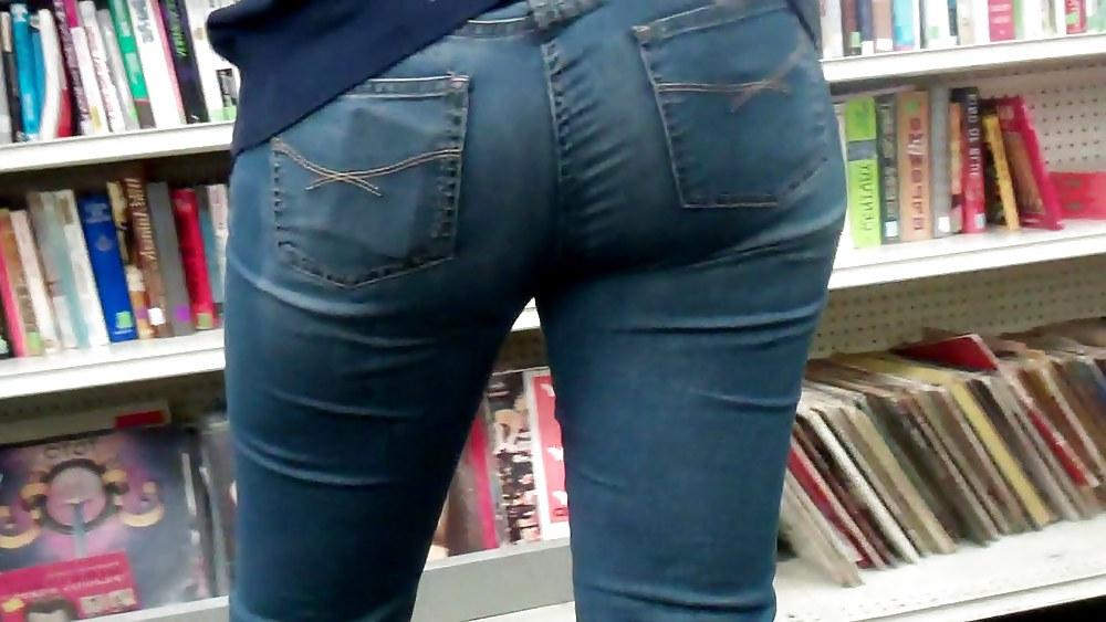 25P Tall girl ass & butt in jeans