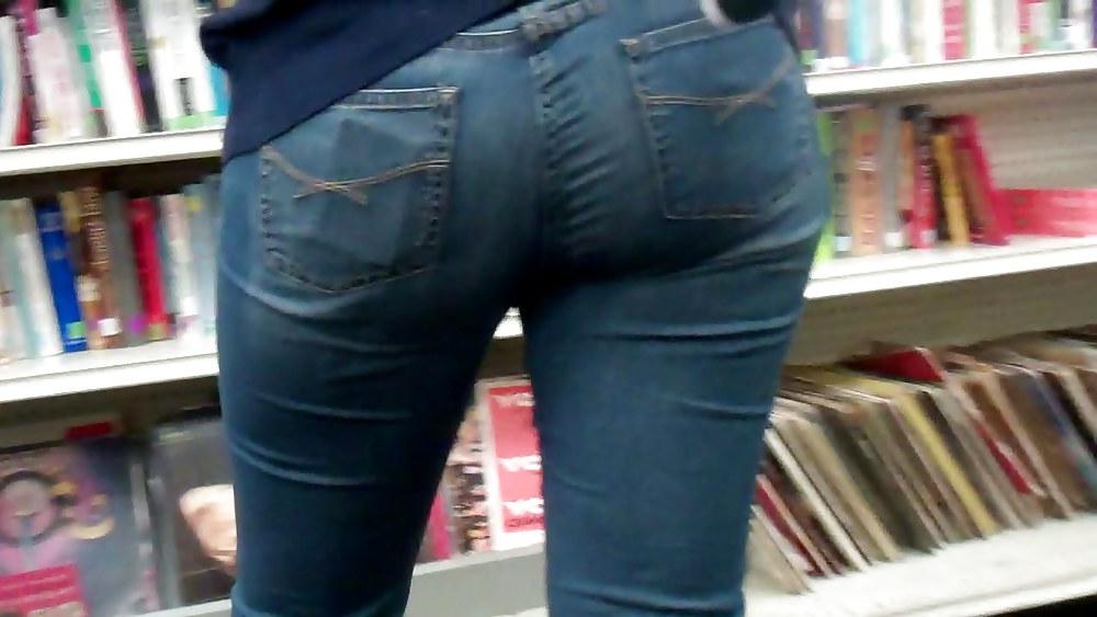 25P Tall girl ass & butt in jeans