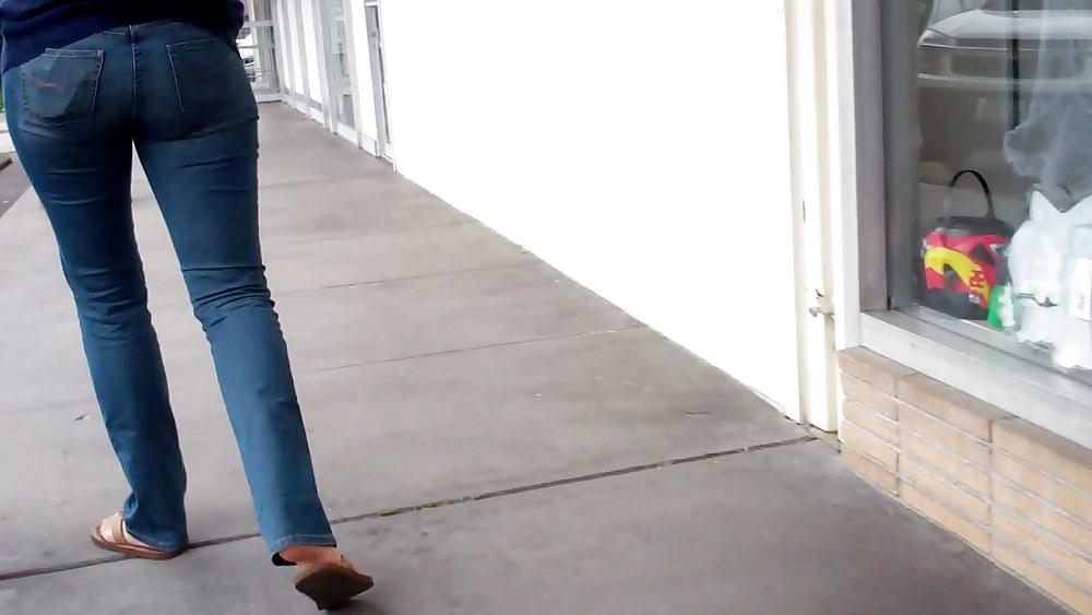 25P Tall girl ass & butt in jeans