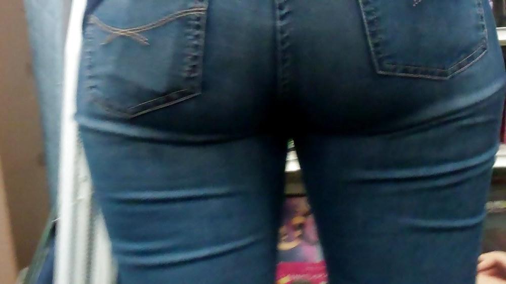 25P Tall girl ass & butt in jeans