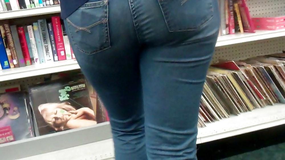 25P Tall girl ass & butt in jeans