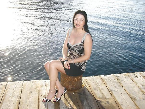 9P Sexy Turkish Milf Legs