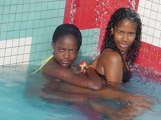 23P EBONY GIRL SHATEL