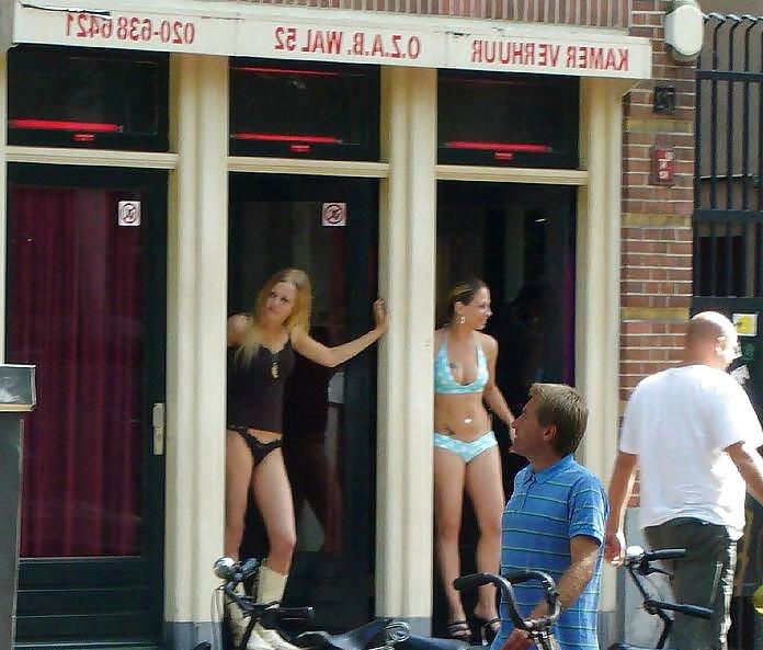 24P Mes Amies Les Putes 5 (Window Hookers) by TROC