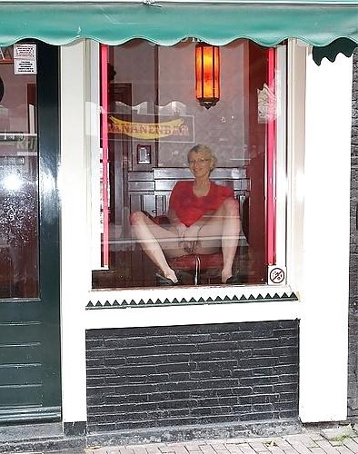 24P Mes Amies Les Putes 5 (Window Hookers) by TROC