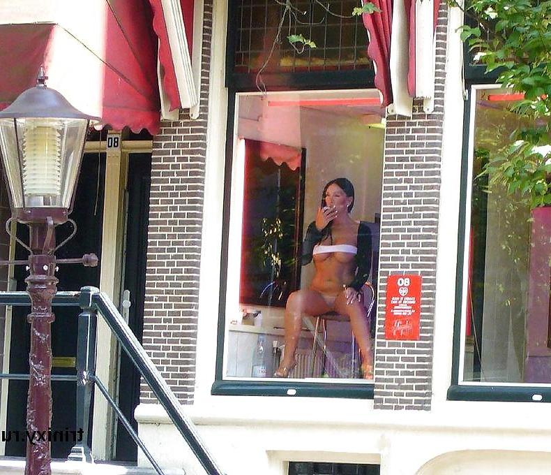 24P Mes Amies Les Putes 5 (Window Hookers) by TROC