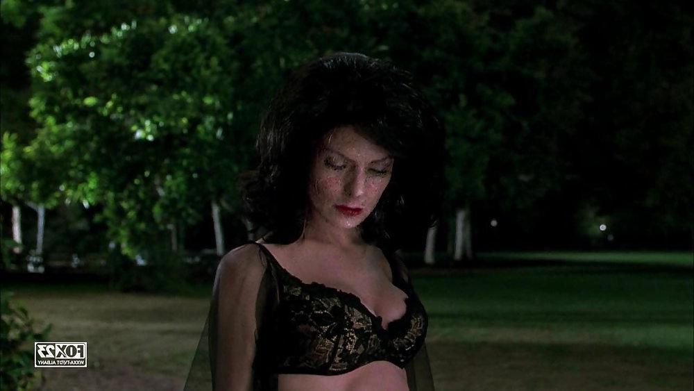 25P Lara Flynn Boyle