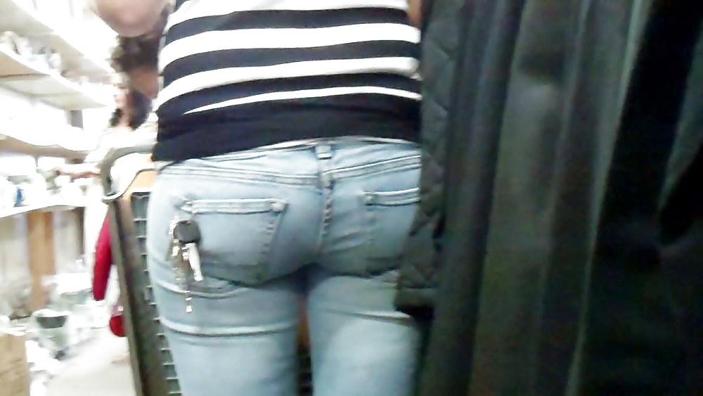25P Tight sexy butt & ass in jeans 
