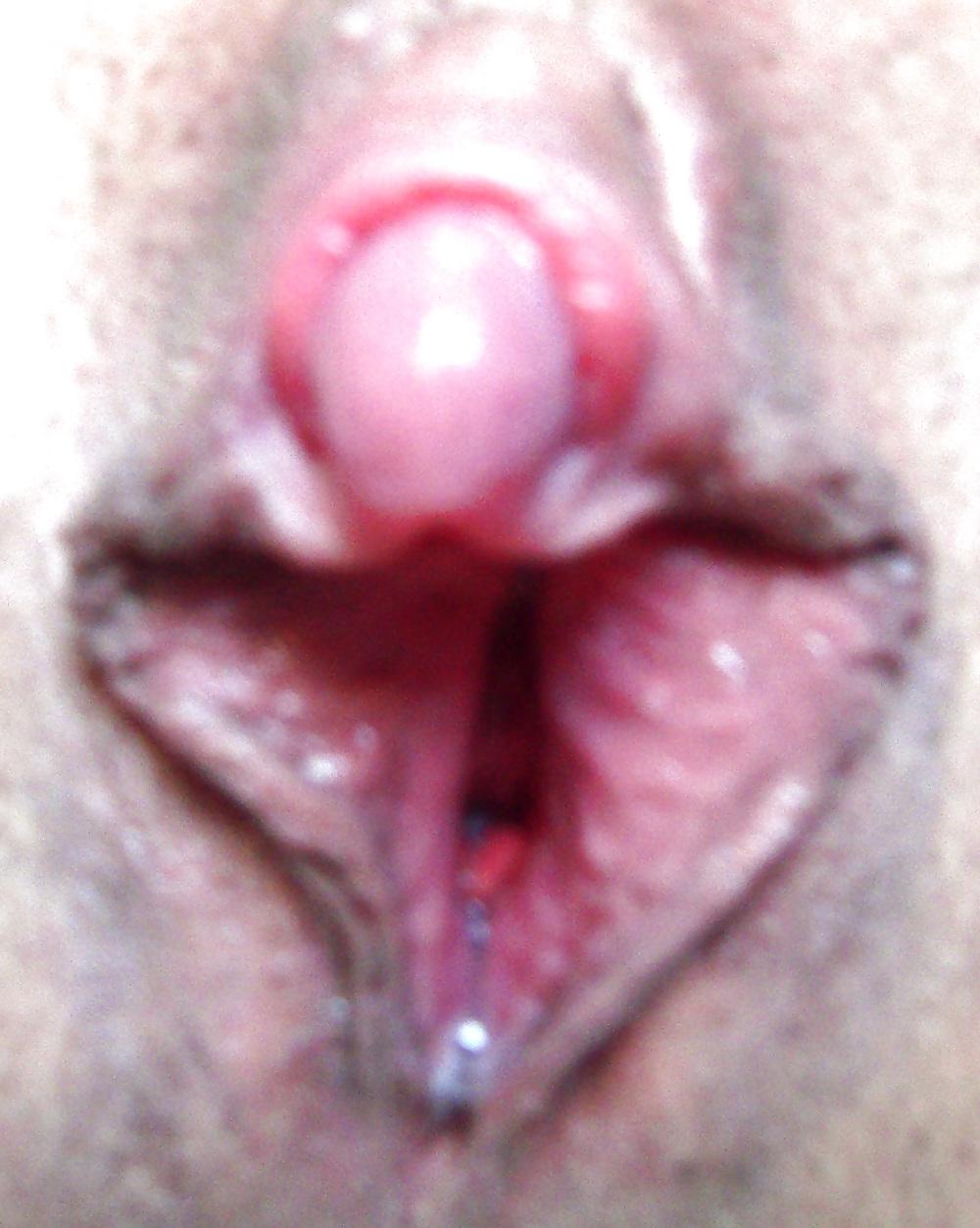 8P White and dripping clit 