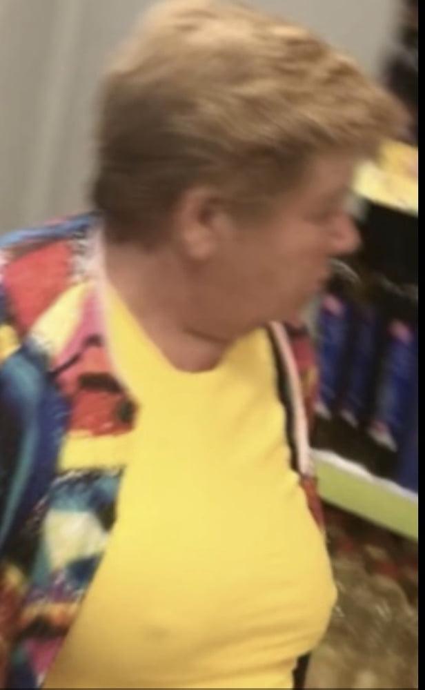 8P Supermarket Granny 11