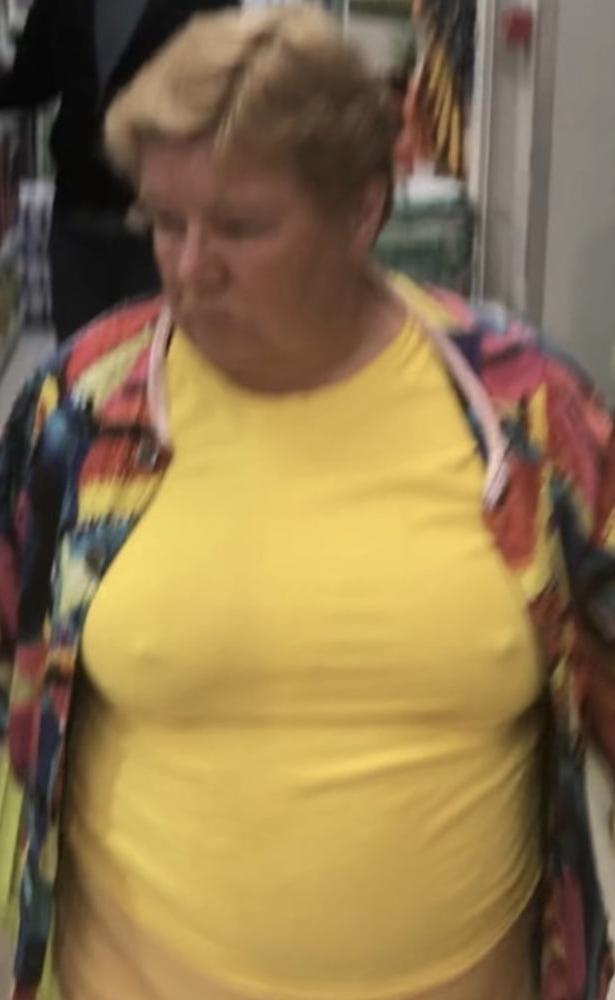 8P Supermarket Granny 11