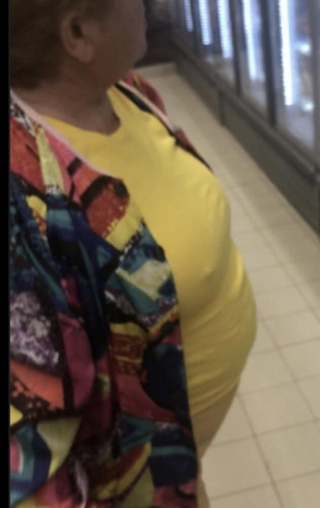8P Supermarket Granny 11