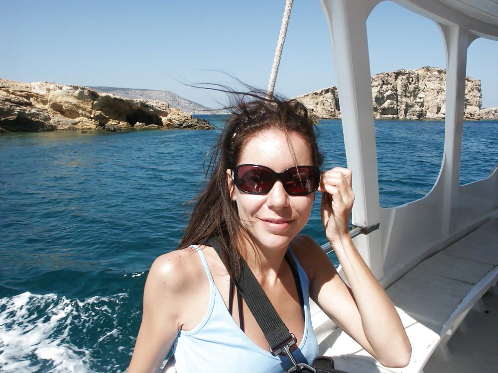 25P BEAUTIFUL GREEK WIFE