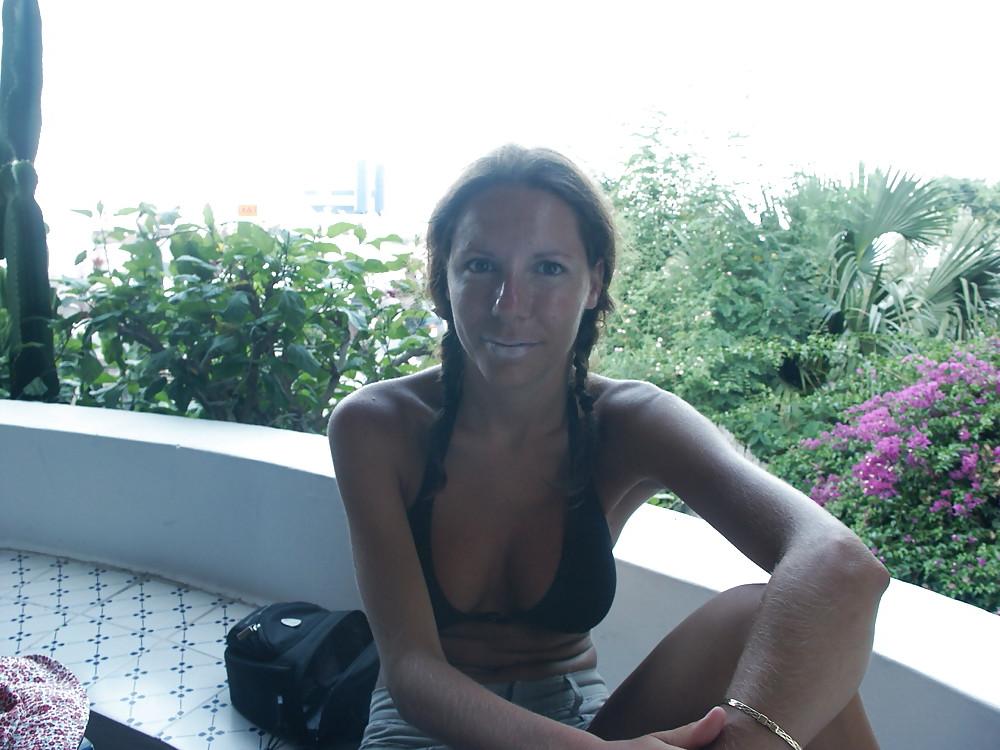 25P BEAUTIFUL GREEK WIFE