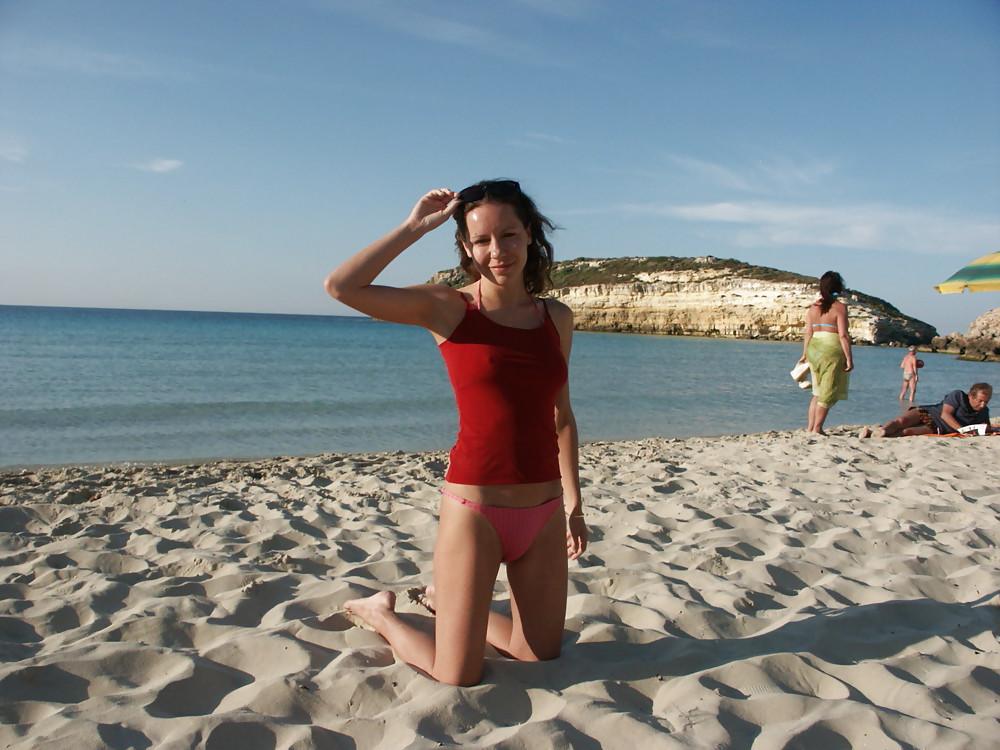 25P BEAUTIFUL GREEK WIFE
