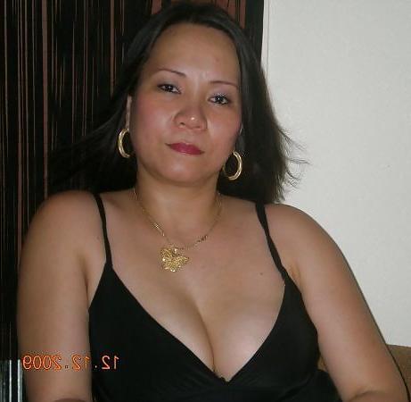 7P Hot asian mom