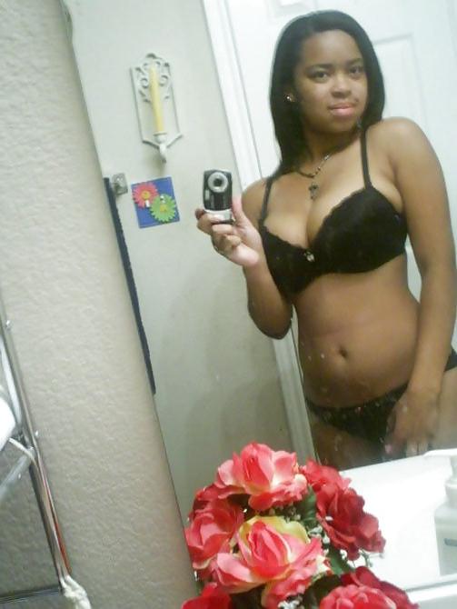 21P EBONY BIG TITTED GIRL