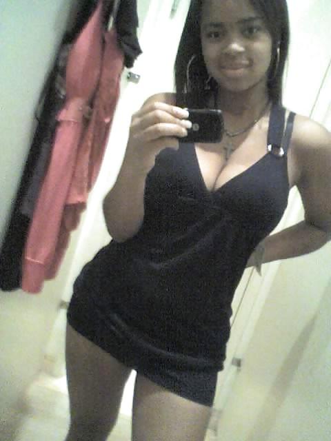 21P EBONY BIG TITTED GIRL