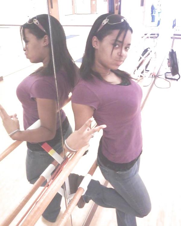 21P EBONY BIG TITTED GIRL