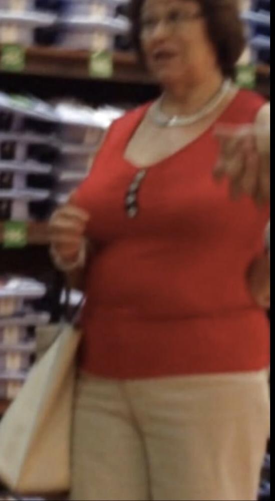 17P Supermarket Granny 15