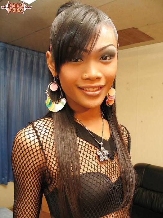 16P Ladyboy King