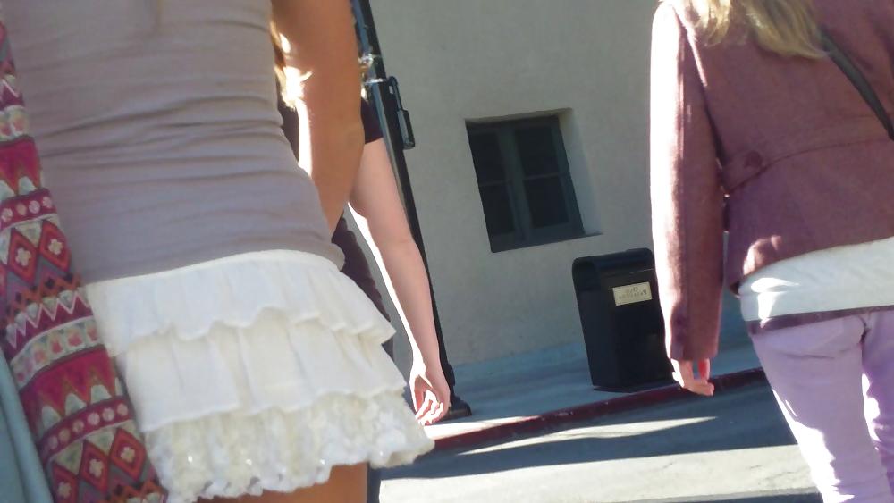 25P Teen ass & butt in small sexy mini skirt 