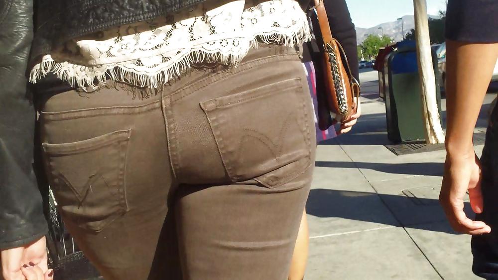 25P Beautiful sexy teen butt & ass in brown jeans