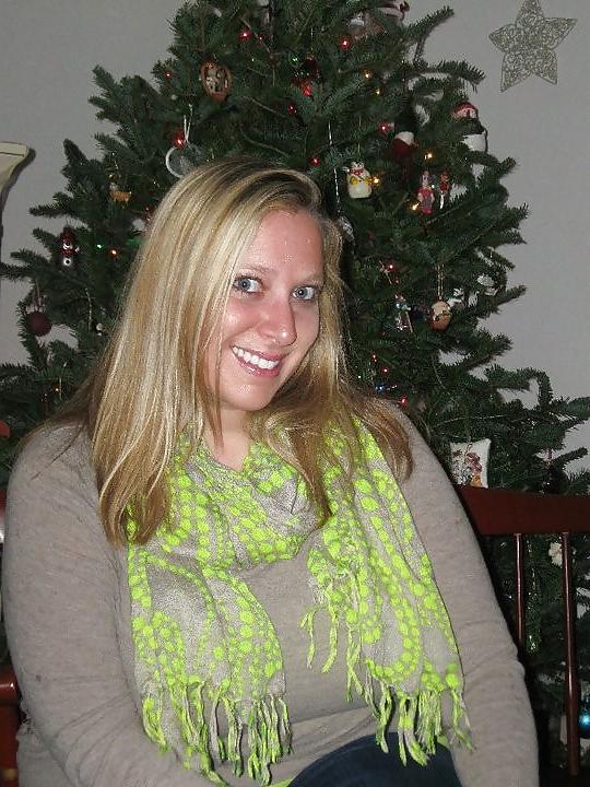 20P Busty women 273 (Clothed special)