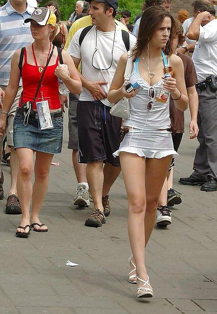 24P Girls in short skirts - 10 (non nude, sexy pics)