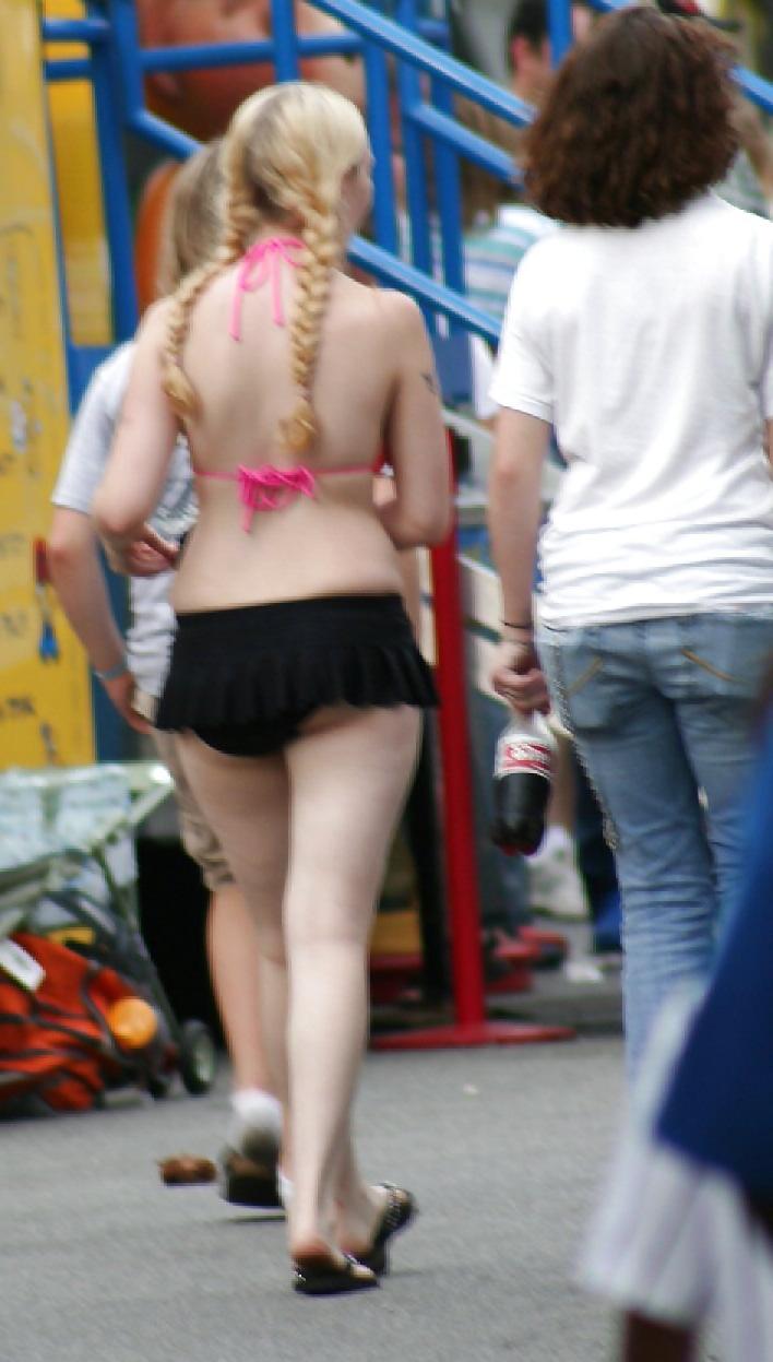 24P Girls in short skirts - 10 (non nude, sexy pics)
