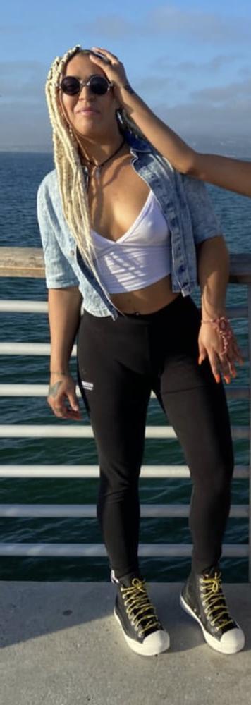 11P Big butt Carmin