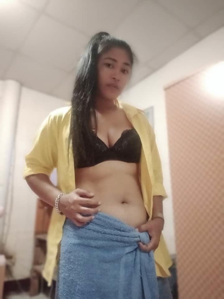 25P Gadis cantik besar
