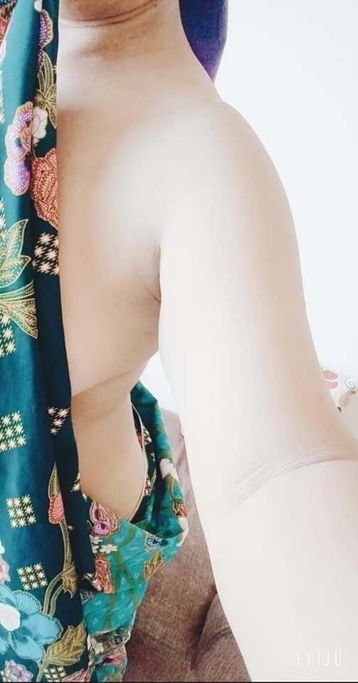 25P Gadis tetek besar di rumah
