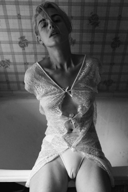 25P In black and white 9
