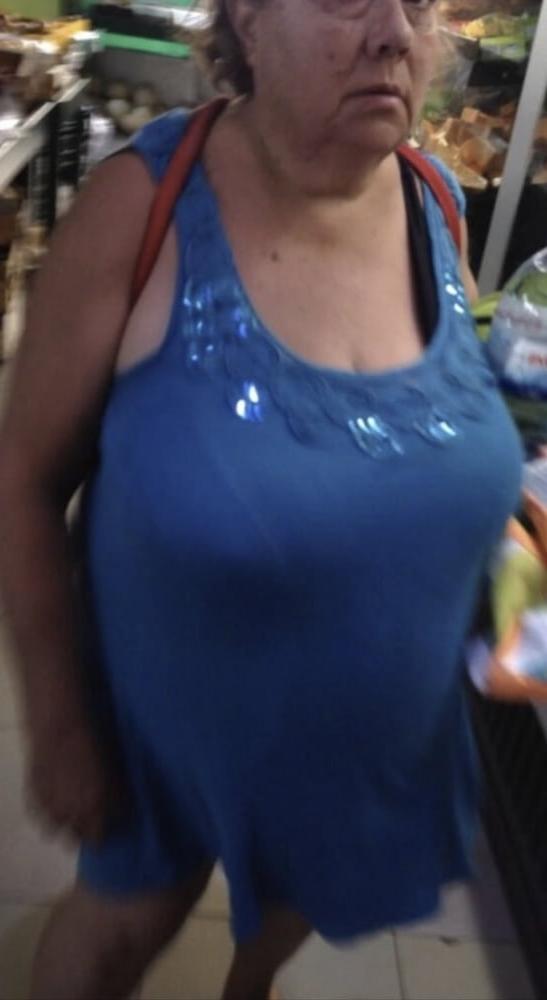 10P Supermarket Granny 5